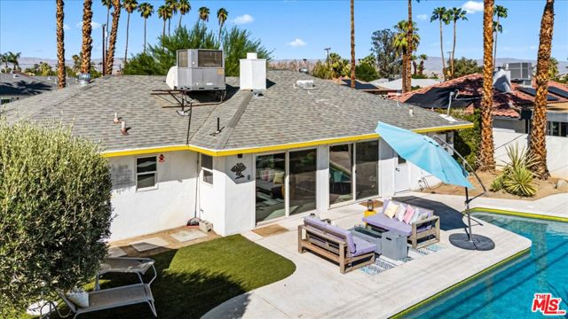 3963 E Calle San Antonio, Palm Springs, CA 92264