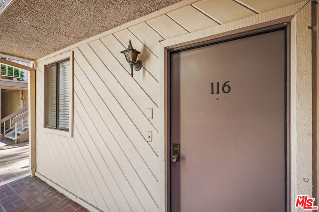 15207 Magnolia Boulevard, 116 photo 23