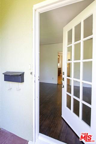 3403 Glenhurst Avenue, Los Angeles CA: https://media.crmls.org/mediaz/41e9cce9-c418-4752-80cf-0a2c258e6f5a.jpg
