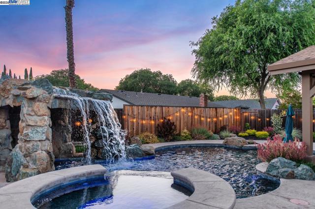 648 Buckeye Dr, Livermore CA: https://media.crmls.org/mediaz/41ea254a-5d45-4b69-82ca-54247082159e.jpg