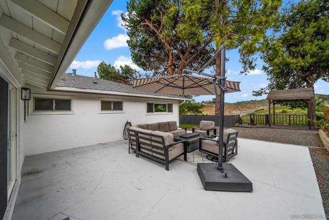 5632 Lone Star Drive, San Diego CA: https://media.crmls.org/mediaz/41eab022-c6db-41b1-bdae-1a85fc7f2b3b.jpg