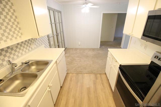 10232 Black Mountain Rd, San Diego CA: https://media.crmls.org/mediaz/41eb4e5e-94f7-4d84-8339-e6de8663e02a.jpg
