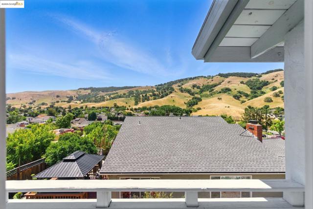 6223 Valroy Dr, San Jose CA: https://media.crmls.org/mediaz/41eb63c7-775d-4f16-9d90-d8c466390ce8.jpg