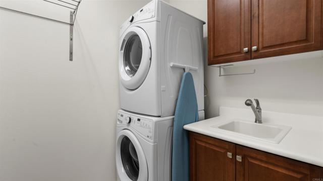 2510 Aperture Circle, San Diego CA: https://media.crmls.org/mediaz/41eb834b-14b7-4964-beb5-0ae847ca3622.jpg