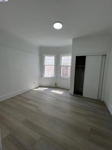 905 Alice St, Oakland CA: https://media.crmls.org/mediaz/41ec95d4-c124-4b0e-a217-9c6e936dd93e.jpg