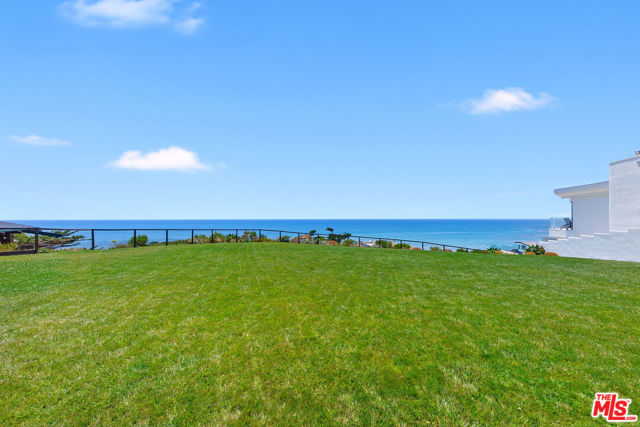 31540 Victoria Point Road, Malibu CA: https://media.crmls.org/mediaz/41ecf2f3-7bbb-4ea0-896f-5a9c5683caf5.jpg