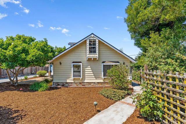68 Live Oak Road, Royal Oaks CA: https://media.crmls.org/mediaz/41ed9e75-8c11-489d-9b10-0dfc0a7a1b35.jpg