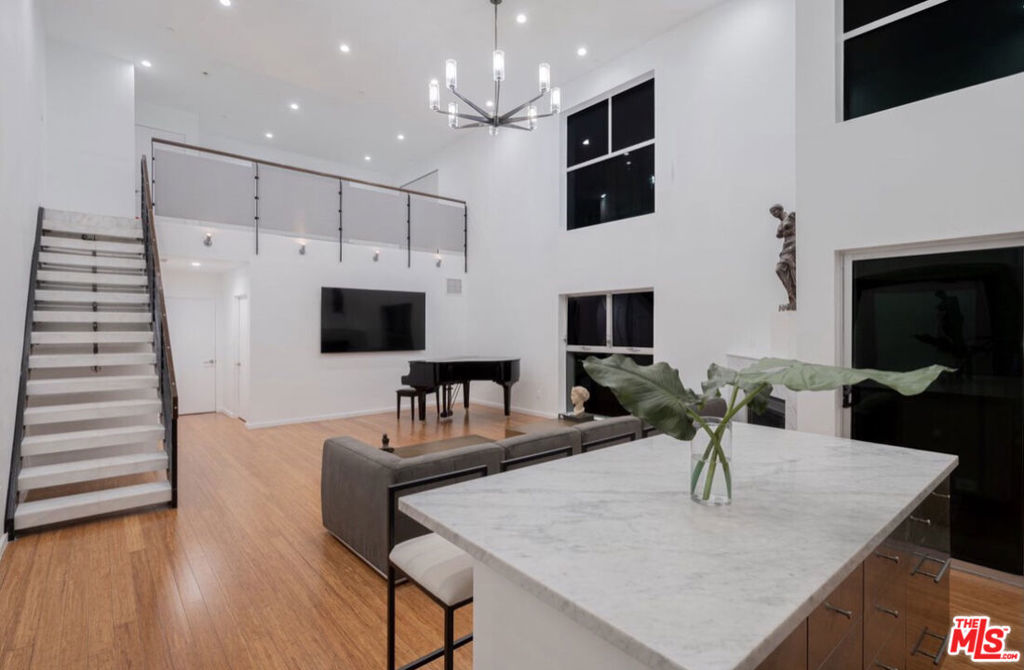 7062 Hawthorn Avenue #A2