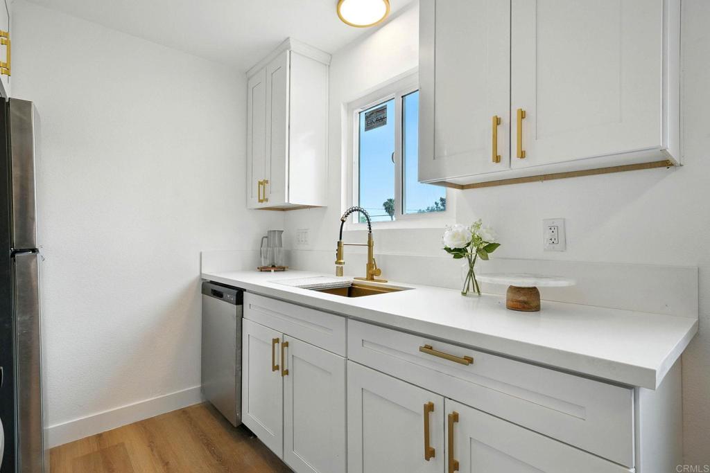 4161 Winona Avenue - photo 7