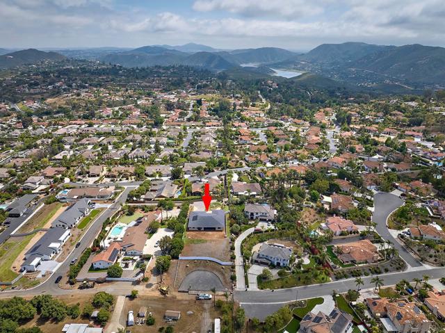 1755 Calle Catalina, Escondido CA: https://media.crmls.org/mediaz/41eebf94-75f9-4027-9855-a622d90feda5.jpg