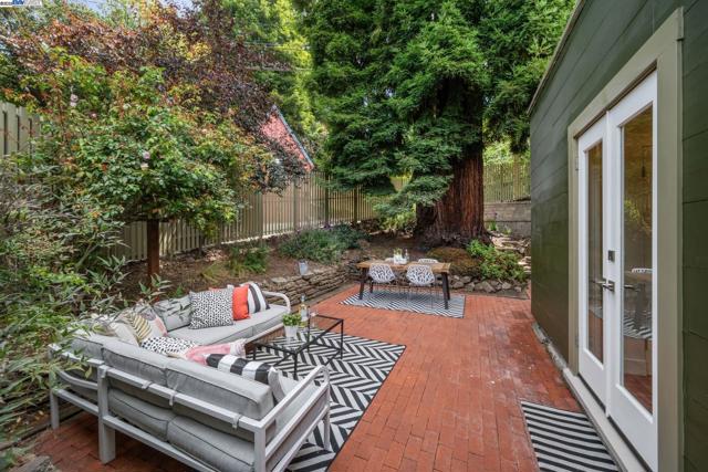198 BRET HARTE ROAD, Berkeley CA: https://media.crmls.org/mediaz/41efd2d0-ad22-4373-bac0-45e657861825.jpg