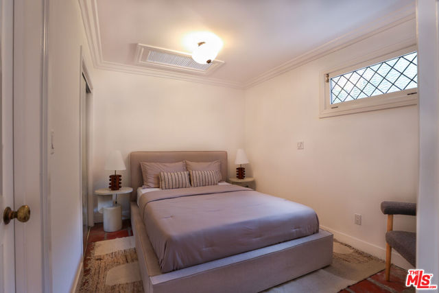 628 N Elm Drive, Beverly Hills CA: https://media.crmls.org/mediaz/41effa29-c3c4-41e8-854a-9e034118184a.jpg