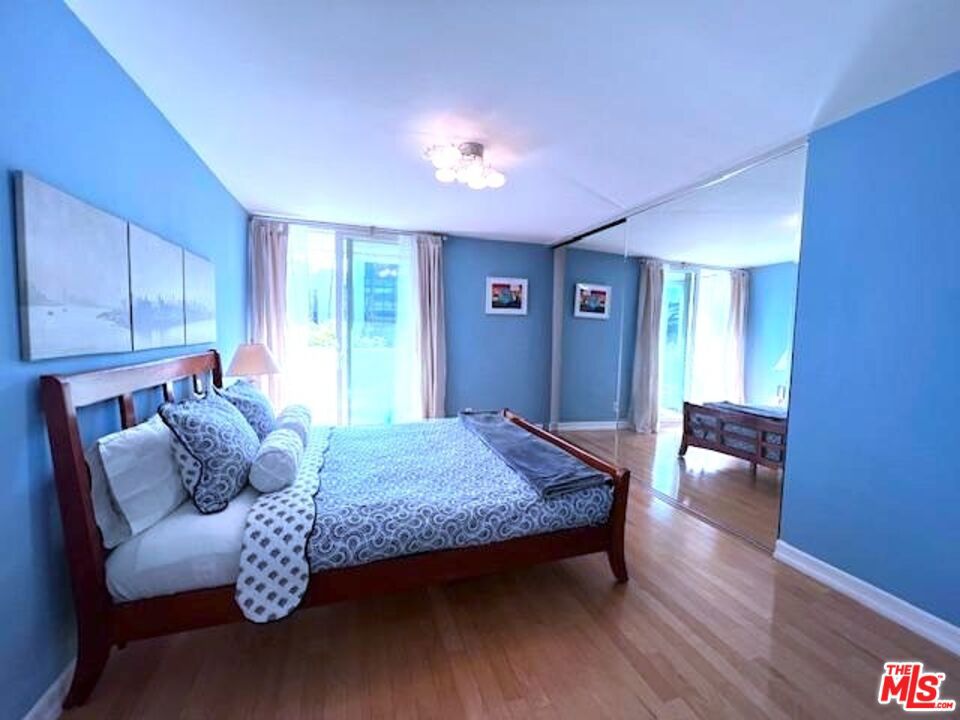 https://media.crmls.org/mediaz/41f0466a-25ac-4e5c-a674-88c9cef93681.jpg?preset=X-Large
