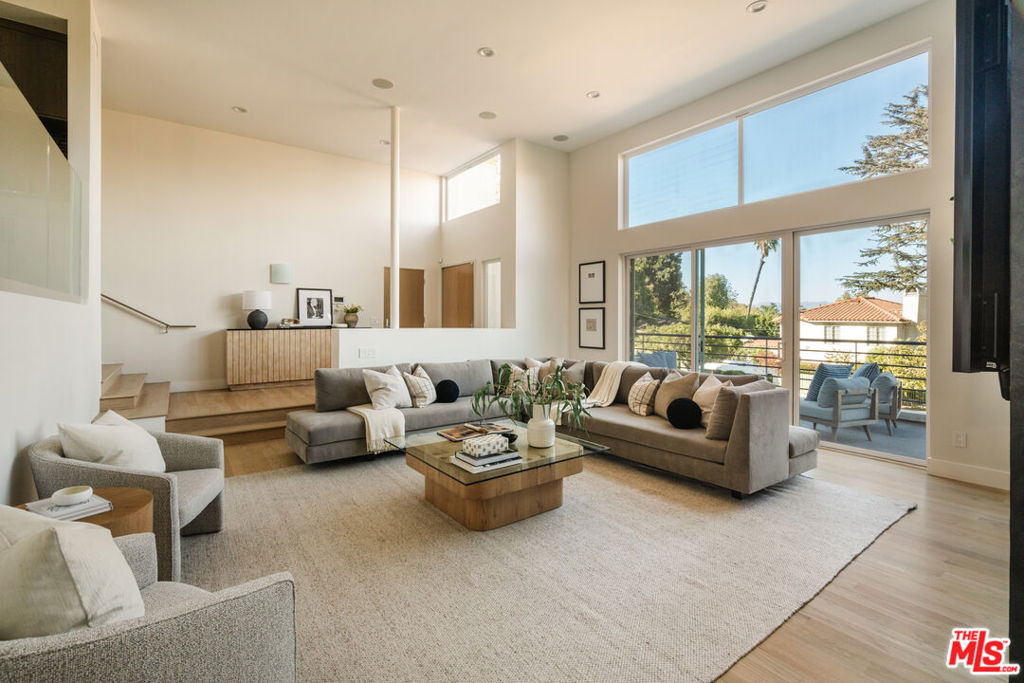 13866 Valley Vista BoulevardSherman Oaks img 1