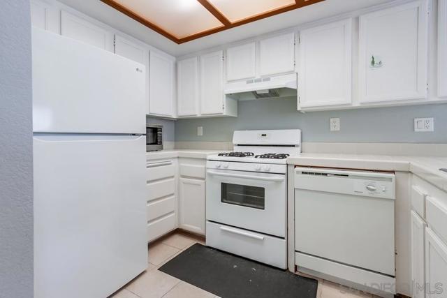 4527 Contour Blvd., San Diego CA: https://media.crmls.org/mediaz/41f139f1-3de6-41a6-b9f4-30e27779de5b.jpg