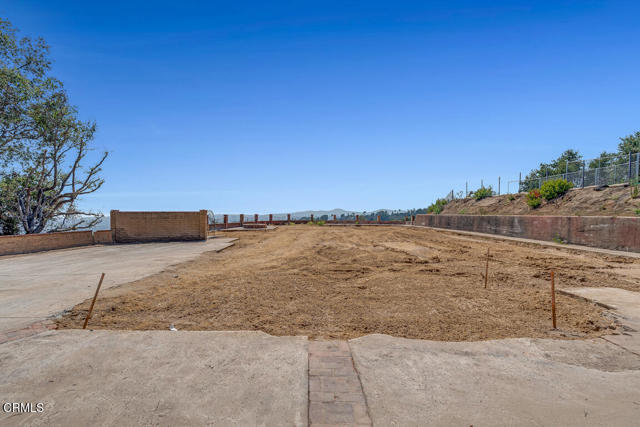 3660 Ranch Top Road, Pasadena CA: https://media.crmls.org/mediaz/41f16067-341f-4f81-aebb-0cb8cba85030.jpg