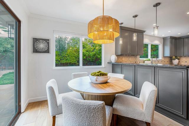 3852 Jefferson Avenue, Redwood City CA: https://media.crmls.org/mediaz/41f1864c-5fe4-416b-984a-e936a816d0c3.jpg