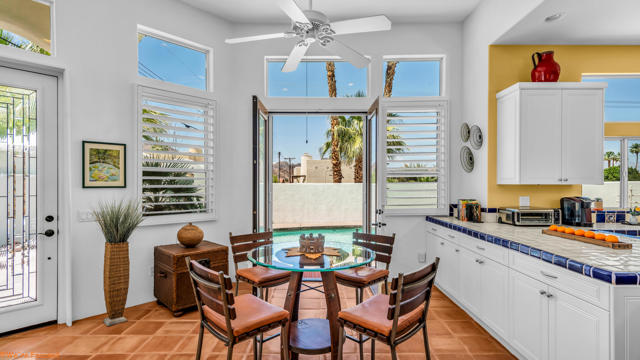 77440 Calle Ensenada, La Quinta CA: https://media.crmls.org/mediaz/41f18a51-64c4-436d-b558-768b465e7e02.jpg