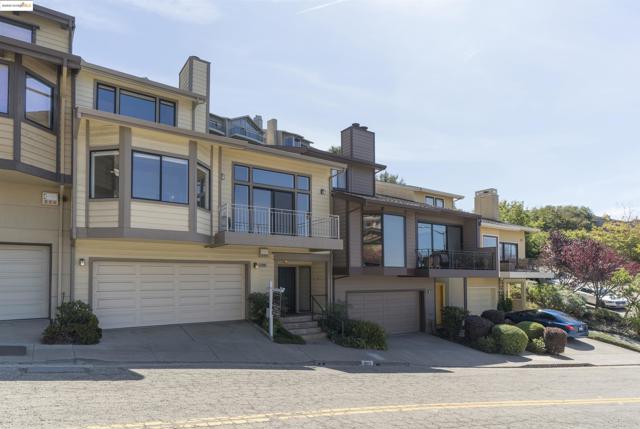 1881 Grand View Drive, Oakland CA: https://media.crmls.org/mediaz/41f1f162-7c92-446f-ad0b-3de118c732e9.jpg