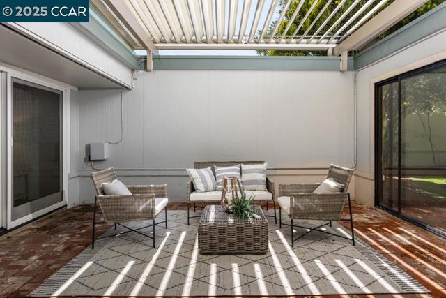 2432 Pine Knoll Dr, Walnut Creek CA: https://media.crmls.org/mediaz/41f1fb7c-9470-4560-a639-68386af0fb08.jpg
