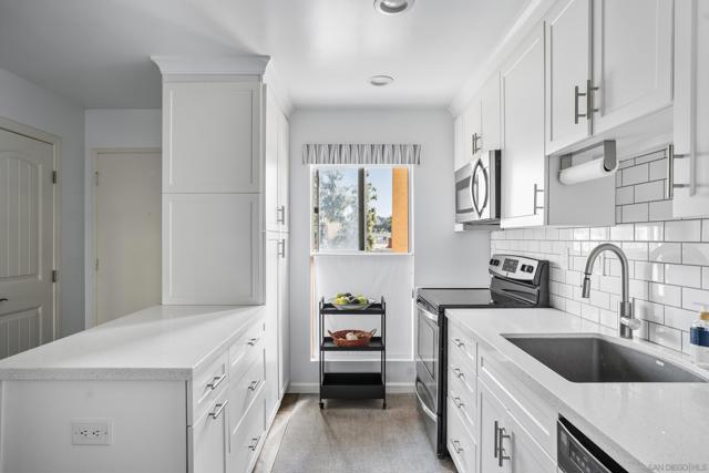 5700 Baltimore Dr, La Mesa CA: https://media.crmls.org/mediaz/41f247e6-2034-424f-8d2c-fd5cf7548492.jpg