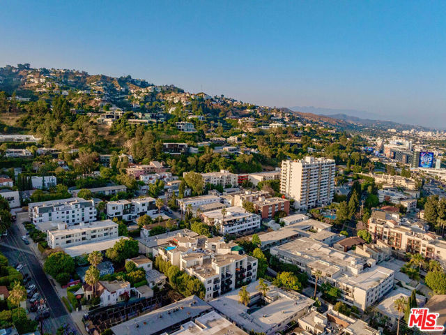 1201 Larrabee Street, West Hollywood CA: https://media.crmls.org/mediaz/41f3b6d1-0a19-4508-a234-d0ae7b4d30f3.jpg