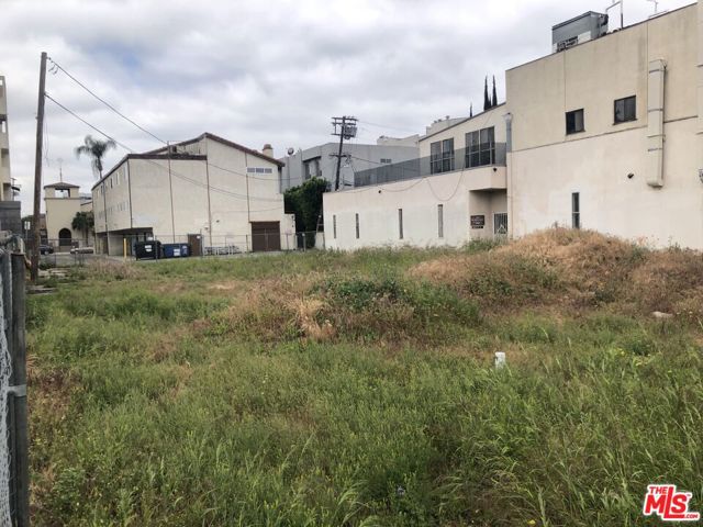 1255 S La Cienega Boulevard, Los Angeles CA: https://media.crmls.org/mediaz/41f4274d-afec-4cd0-ad51-c2f0a2f14bb6.jpg