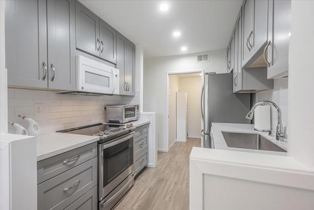 3334 Brittan Avenue, San Carlos CA: https://media.crmls.org/mediaz/41f46335-8849-43f3-8e9c-df51c697256a.jpg