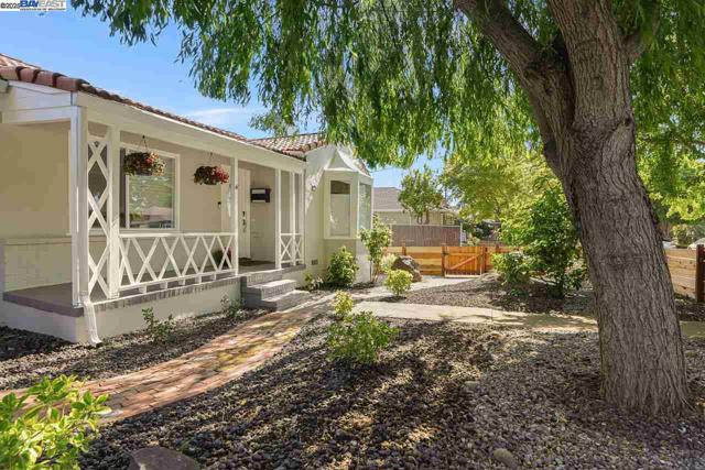 955 Maud Ave, San Leandro CA: https://media.crmls.org/mediaz/41f497f0-67ec-4aa5-b0a6-c880b7d769d0.jpg