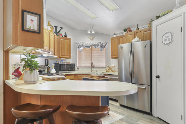 25 Pampas Lane, Palm Desert CA: https://media.crmls.org/mediaz/41f562db-4aa0-491b-8dbb-3fef4b8bd31d.jpg