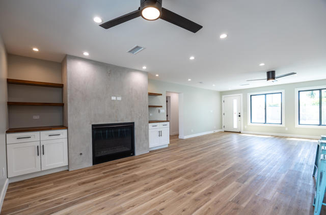 32299 Whispering Palms Trail, Cathedral City CA: https://media.crmls.org/mediaz/41f61cb2-6d7d-40fc-bee6-f31d1cc8da76.jpg