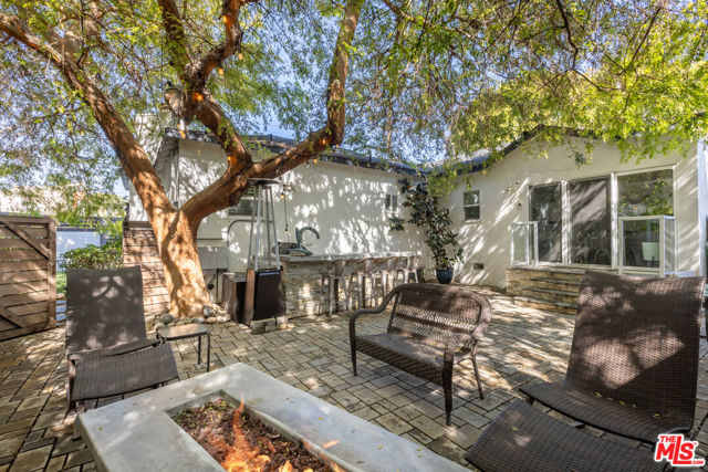 3839 Marcasel Avenue, Los Angeles CA: https://media.crmls.org/mediaz/41f6c3c3-2c3e-4840-958f-74bc78abb4d1.jpg