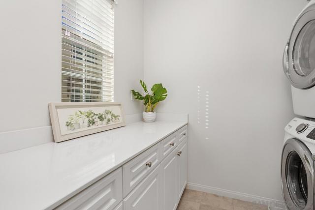 12932 Peppergrass Creek Gate, San Diego CA: https://media.crmls.org/mediaz/41f73bd6-db80-4491-8ebd-c2a709ed0e8f.jpg