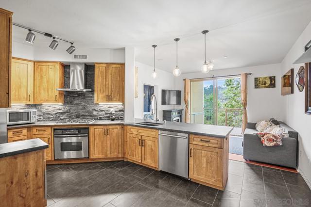 8211 Station Village Ln, San Diego, California 92108, 2 Bedrooms Bedrooms, ,1 BathroomBathrooms,Condominium,For Sale,Station Village Ln,250032420SD