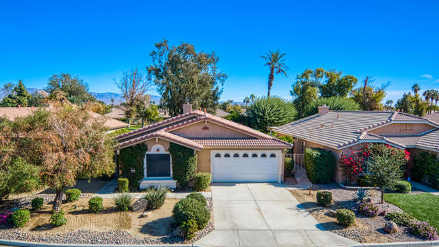 Image 3 of 43 For 49530 Lincoln Drive