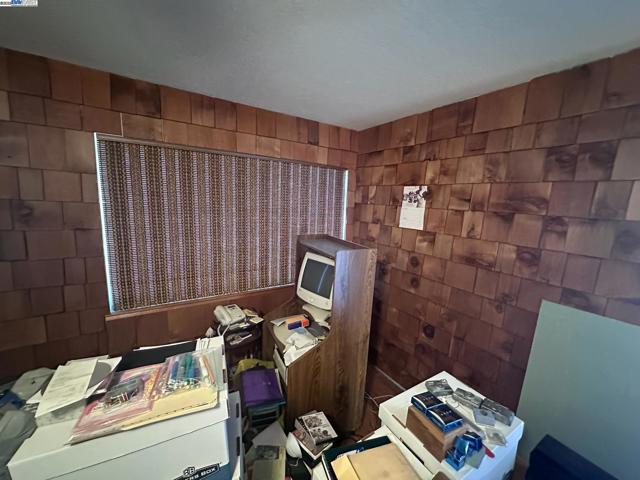 574 Juana Ave, San Leandro CA: https://media.crmls.org/mediaz/41f91f6d-5006-437f-9de3-9bbc6814fc3e.jpg