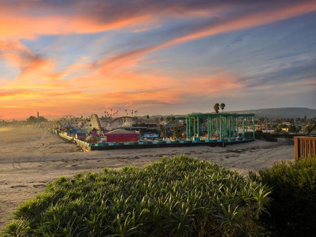1148 E Cliff Drive, Santa Cruz CA: https://media.crmls.org/mediaz/41f929b6-8a03-4d88-a506-fbd940430afa.jpg