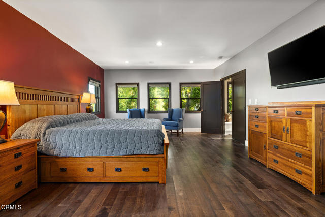 1052 New York Drive, Altadena CA: https://media.crmls.org/mediaz/41f9491a-6306-47be-b768-8ee2a7c6a15e.jpg