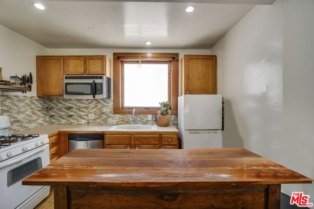 523 S Coronado Street, Los Angeles CA: https://media.crmls.org/mediaz/41f971d4-7f07-4f82-b218-446a63432de1.jpg