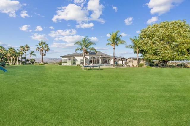 1353 Perry Court, Hollister CA: https://media.crmls.org/mediaz/41f9a76d-000a-476d-9b01-412472fe7f6e.jpg