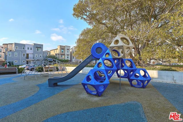 Image 5 of 34 For 567 Daniel Freeman Circle