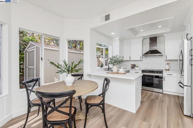 Image 9 of 27 For 5120 Amberwood Dr