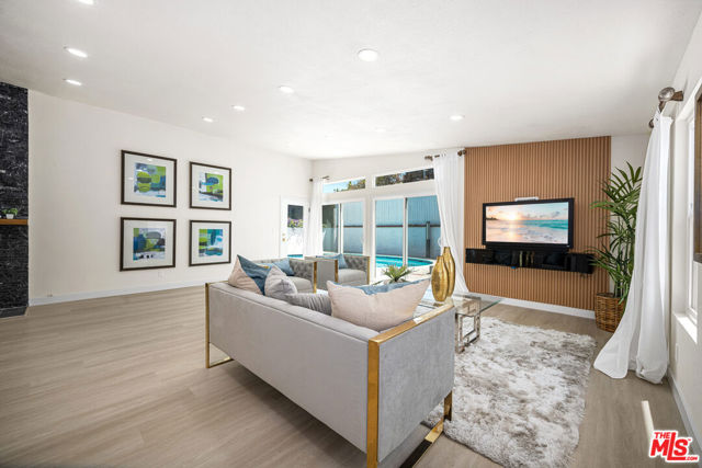 2733 Grand Summit Road, Torrance CA: https://media.crmls.org/mediaz/41fabf02-e98c-4fb5-b019-2849648eeab8.jpg