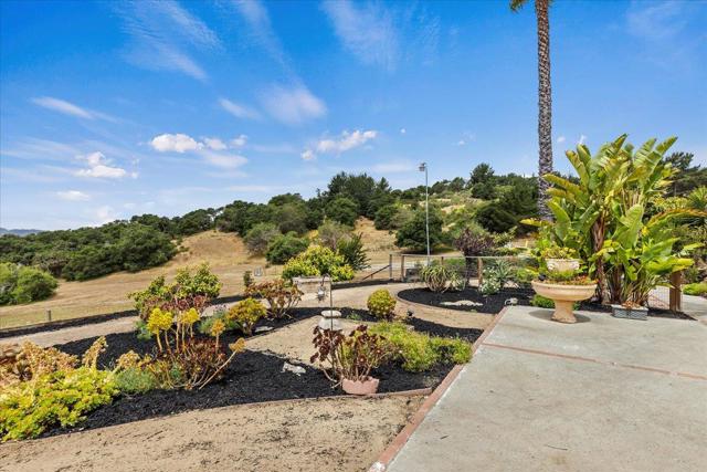 2710 Summerland Road,  CA: https://media.crmls.org/mediaz/41faed19-f5c0-475c-b9c8-8f28c6ee63cd.jpg