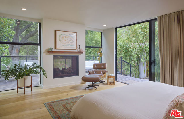 1416 Bonnell Drive, Topanga CA: https://media.crmls.org/mediaz/41faf8db-3f64-43e0-b6a0-6fef33f7e496.jpg