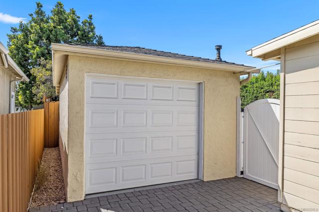 4730 Winona Ave, San Diego CA: https://media.crmls.org/mediaz/41fb5738-dbdc-41aa-8539-005fe70598e5.jpg