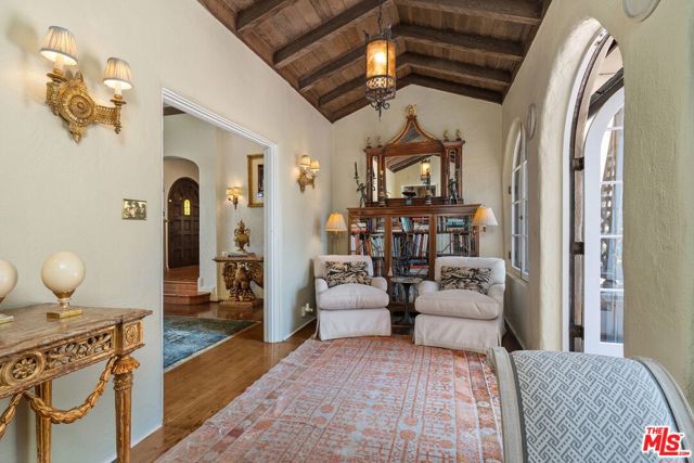 434 S Muirfield Road, Los Angeles CA: https://media.crmls.org/mediaz/41fbdcfd-ec85-4cbf-b6ff-70627ba83e75.jpg