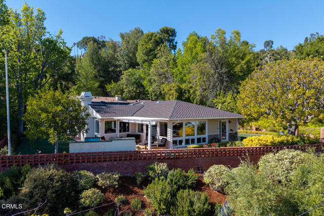 5109 Redwillow Lane, La Canada Flintridge CA: https://media.crmls.org/mediaz/41fc64be-0059-424a-9996-45f00e91d6ab.jpg