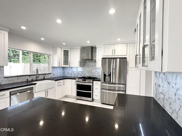 Detail Gallery Image 9 of 30 For 10462 Yarmouth Ave, Granada Hills,  CA 91344 - 4 Beds | 2 Baths