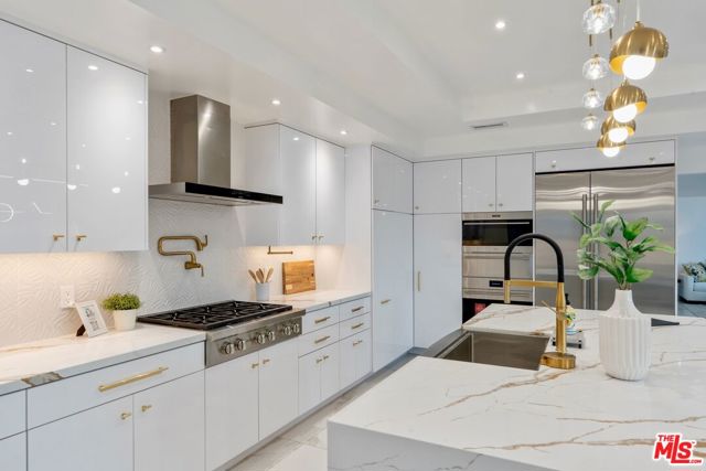 4854 Brewster Drive, Tarzana CA: https://media.crmls.org/mediaz/41fdc49b-1e35-4149-a0cf-35bf8f50b94f.jpg